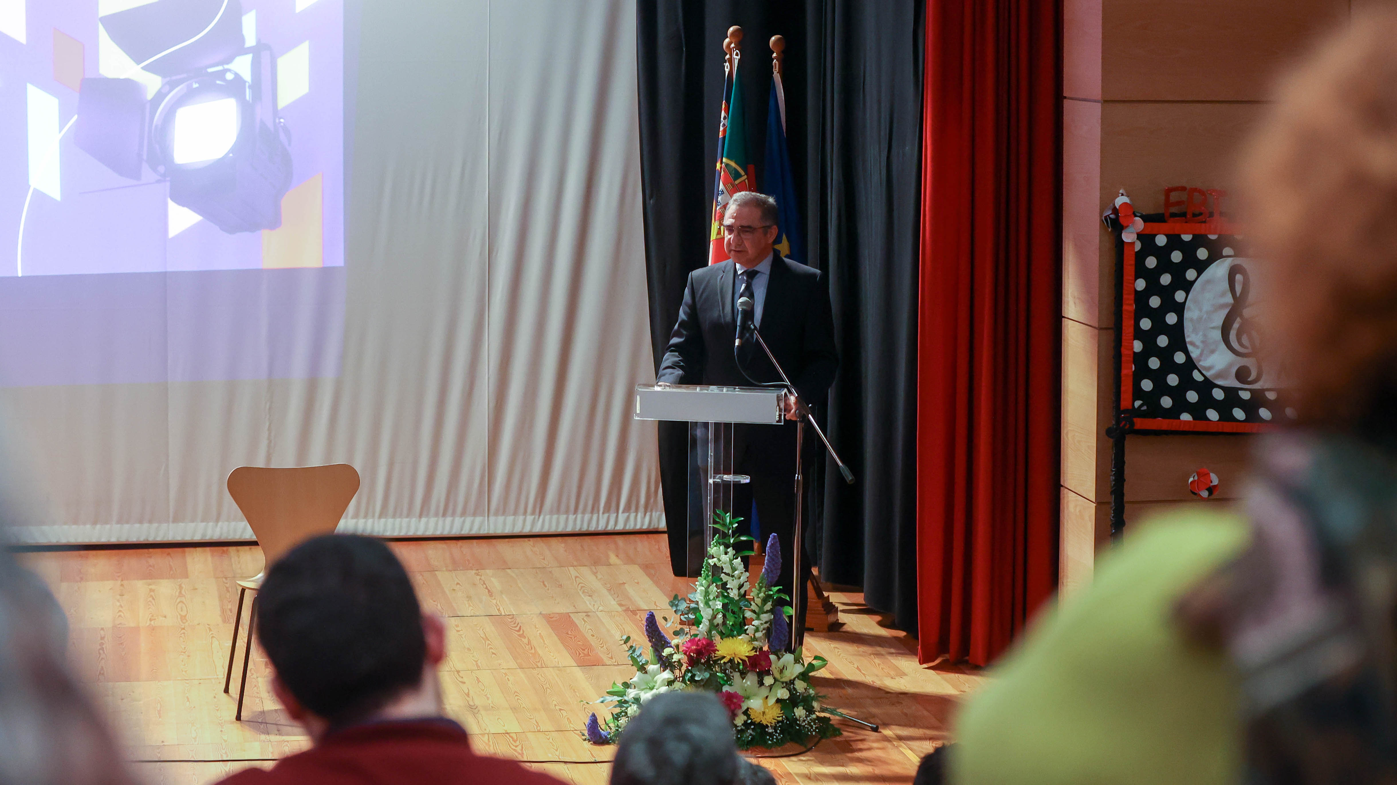 Educação é prioridade para projetar um futuro com sucesso, lembra José Manuel Bolieiro